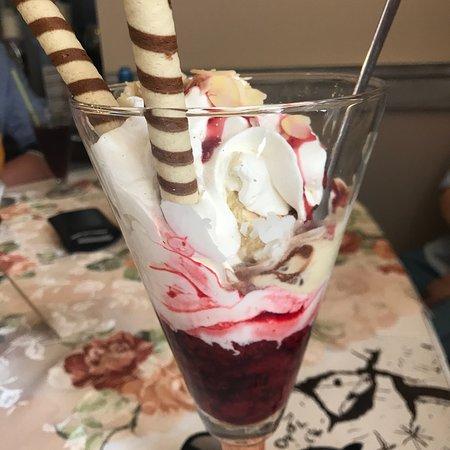 Exclusive Caffe Monika